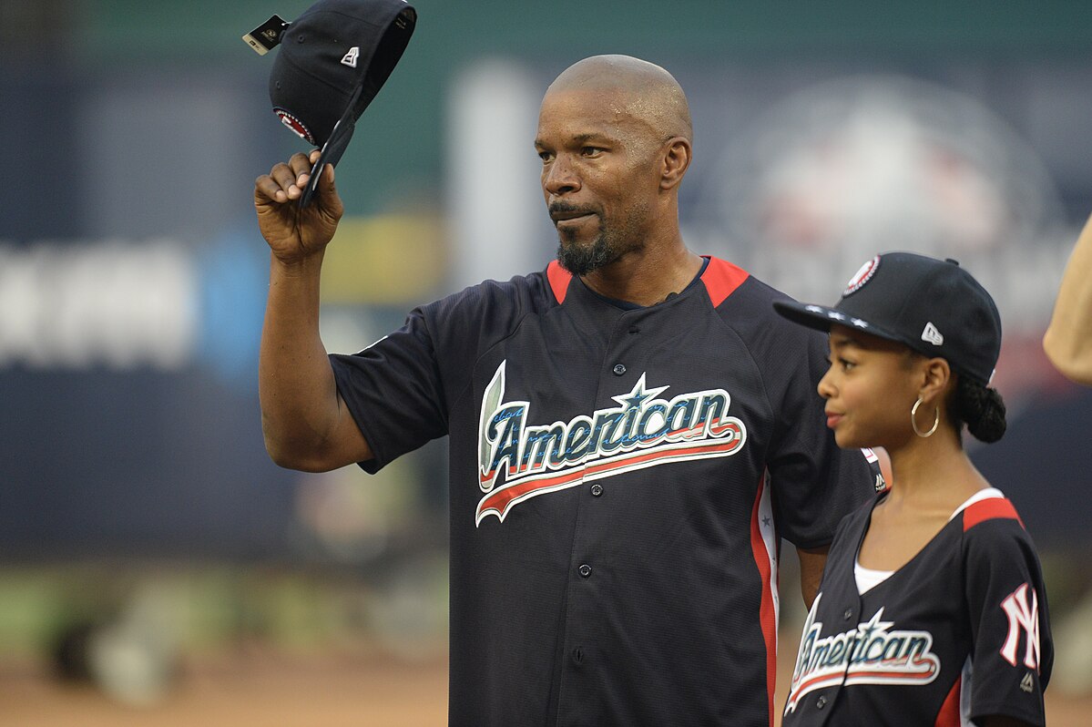 Jamie Foxx , photo by All-Pro Reels from District of Columbia, USA, Dsc 9247 42722488964 o (50121453376), CC BY-SA 2.0