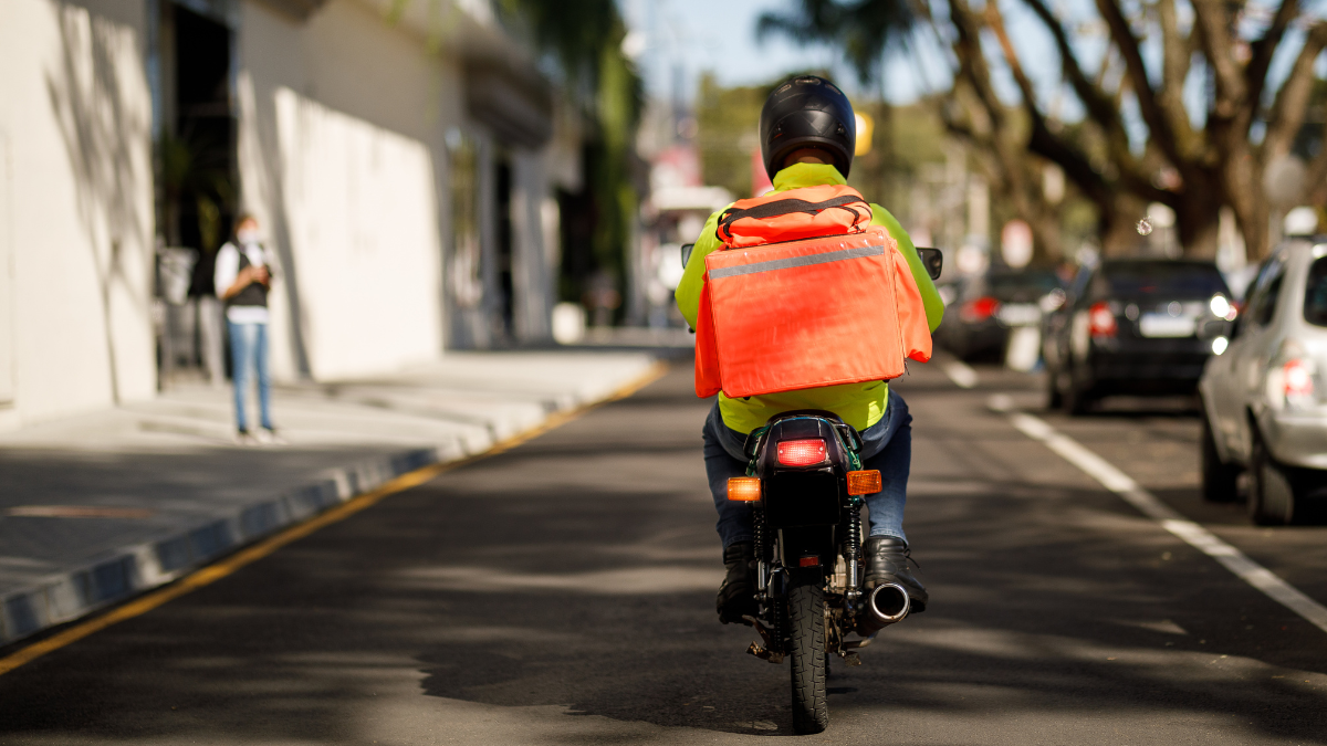 MOHRE Collaborates with Delivery Companies to Establish 356 Rest Stations for Workers’ Safety