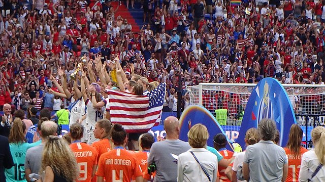 Sweden VS United States , Photo by Howcheng, FIFA Women's World Cup 2019 Final - US team on podium (4), CC BY-SA 4.0
