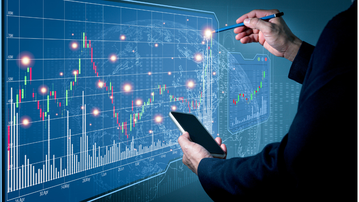 Fitch Downgrade Impacts US Stocks, Boosts Treasury Yields