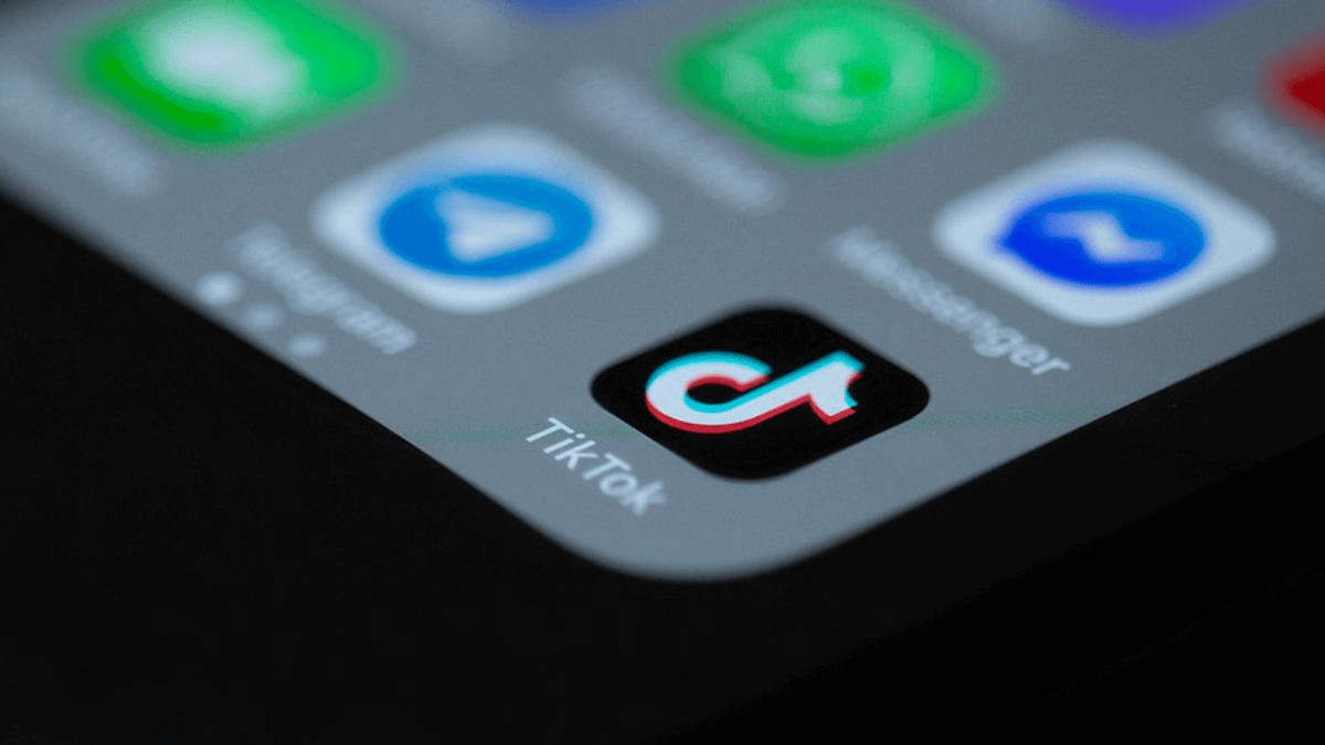TikTok Returns to Apple and Google App Stores in the U.S. as Trump Administration Delays Ban
