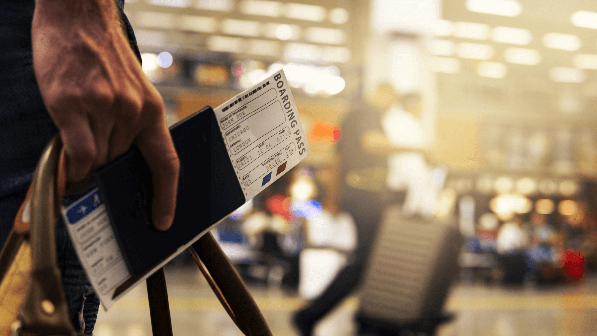 Dubai international airport shut down and re-open